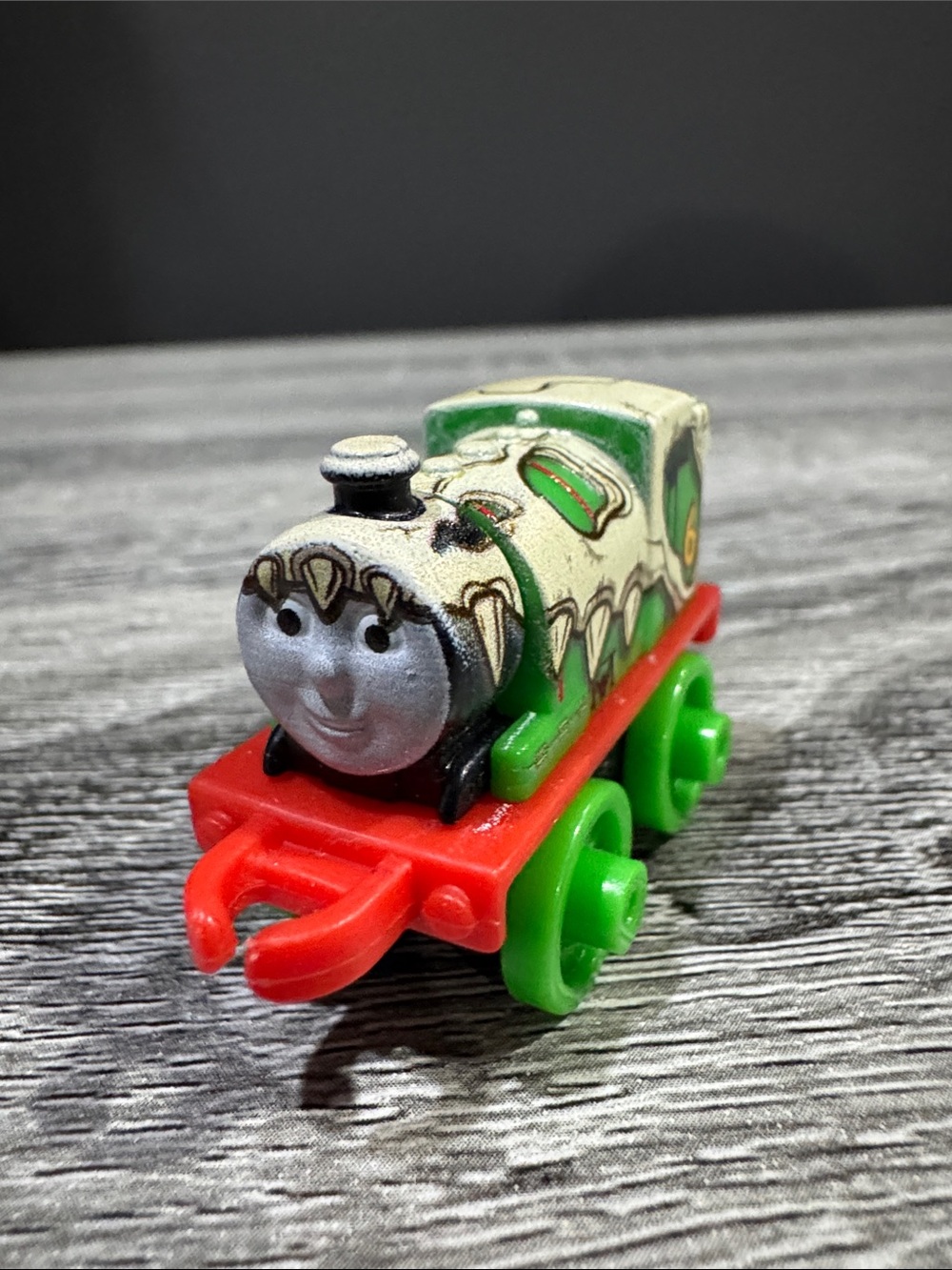 Thomas & Friends | Thomas the Tank Engine Minis: Dino Percy - Mini Toy Train